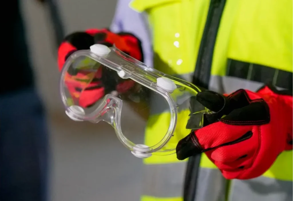 Jak zadbać o bezpieczeństwo pracowników w Płocku